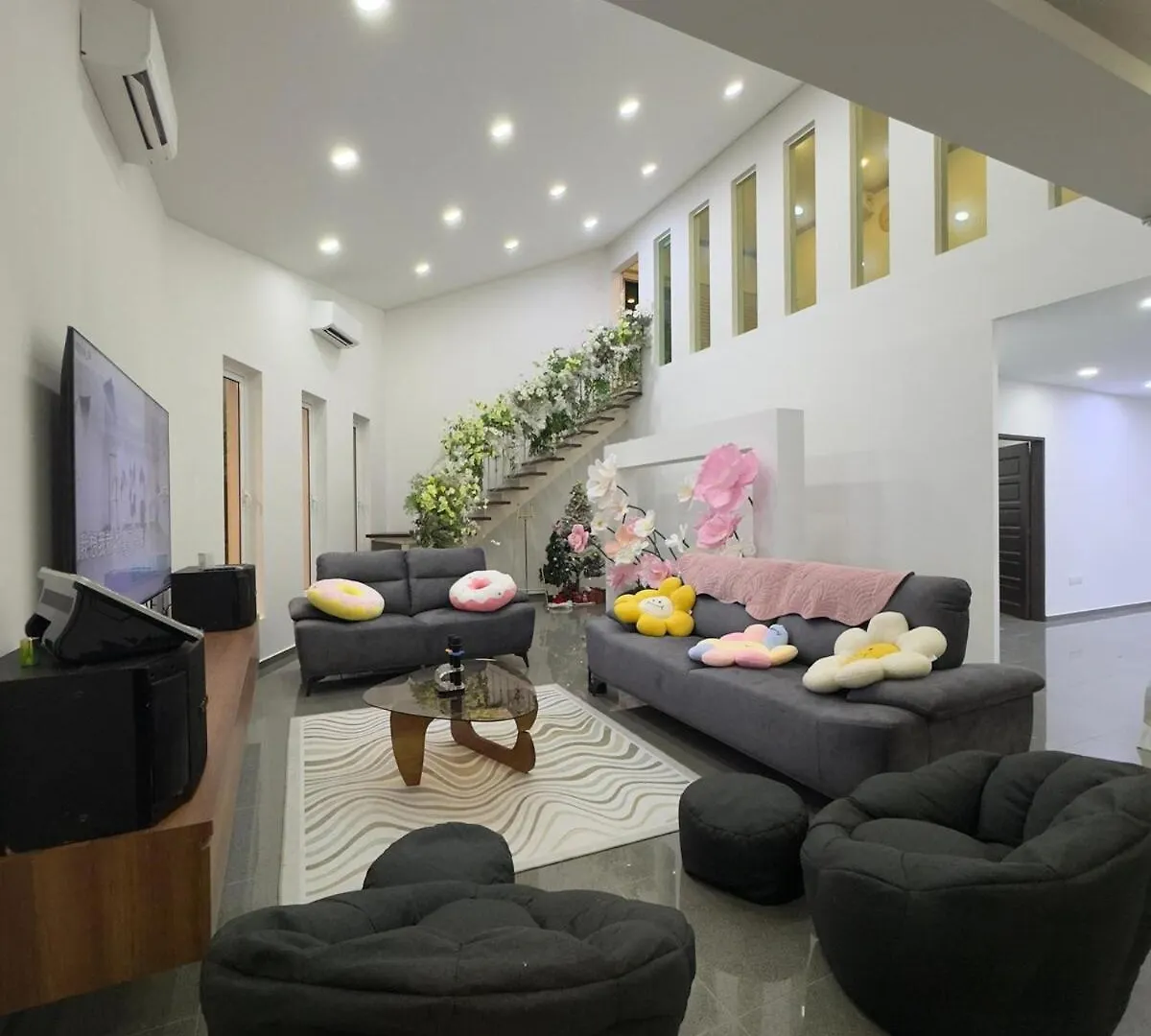 Flower Villa Taman Mount Austin For 16 Pax Johor Bahru
