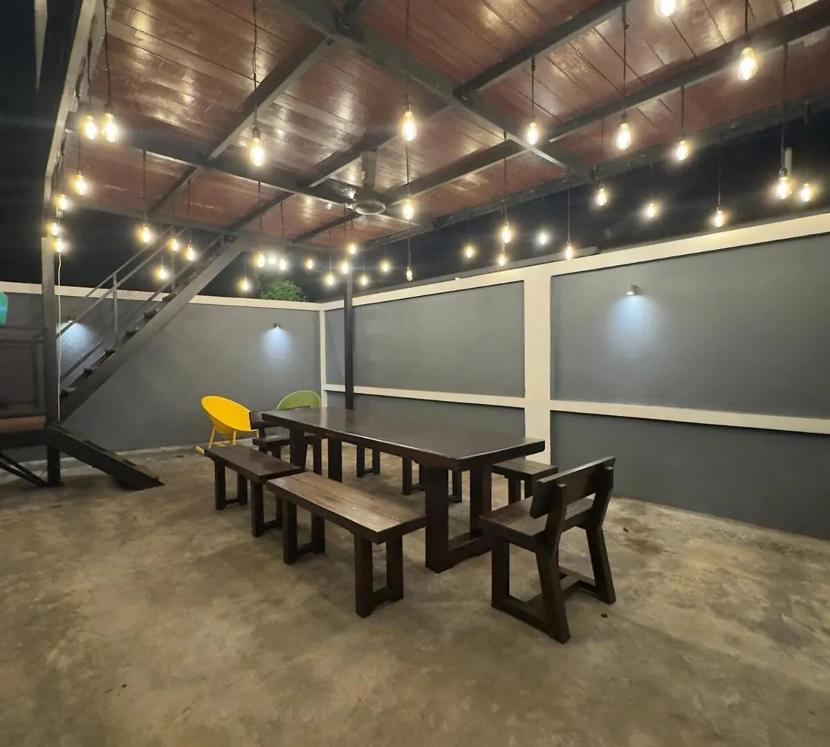 Flower Villa Taman Mount Austin For 16 Pax Johor Bahru
