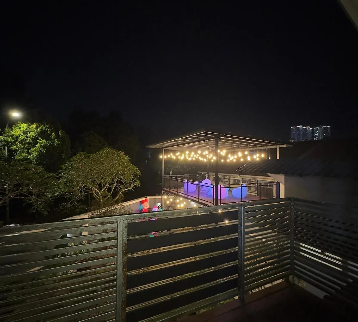Flower Villa Taman Mount Austin For 16 Pax Johor Bahru Malaysia